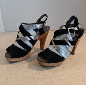 Steve Madden size 10 open-toed 5-in buckle pumps